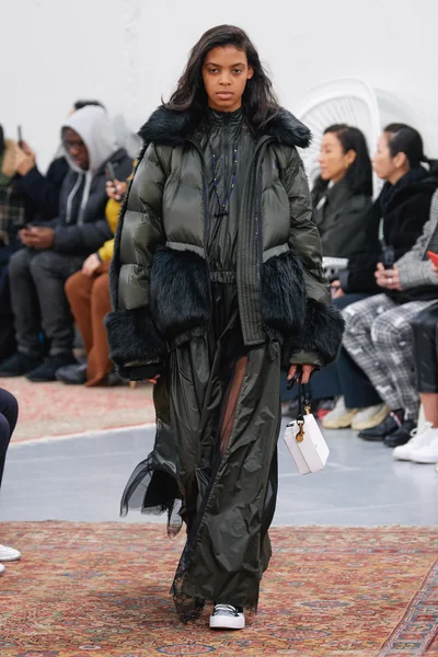 Look 18